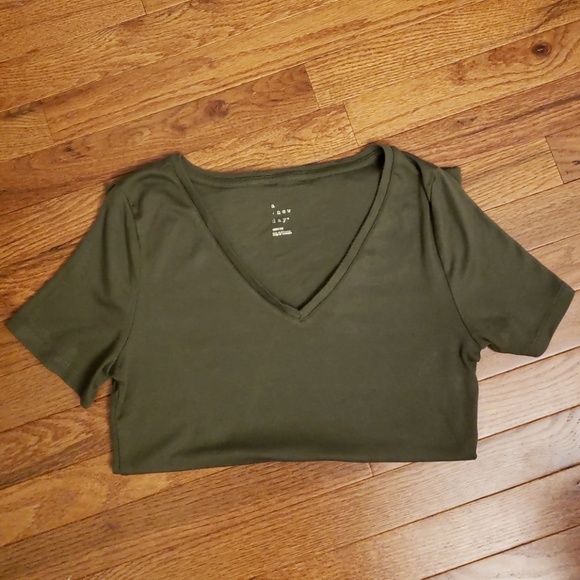 Olive Green T-shirt Medium worn once - Picture 2 of 3